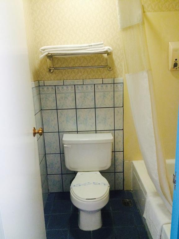 Travelers Inn Lax/Lawndale Room photo