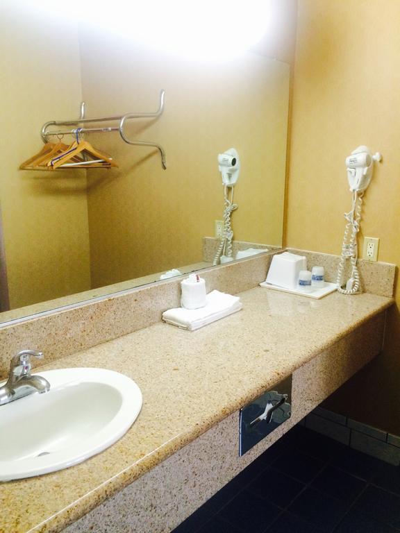Travelers Inn Lax/Lawndale Room photo